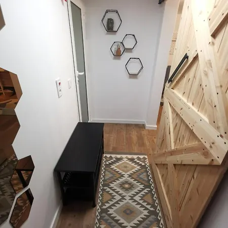 Tiny Hideaway - Charming By Sea Garden Daire